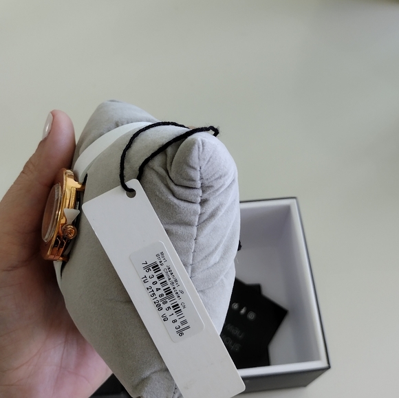 Timex - Picture 3 of 5